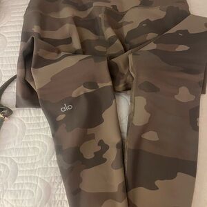 ALO Yoga Camo Leggings - Tan and Brown
